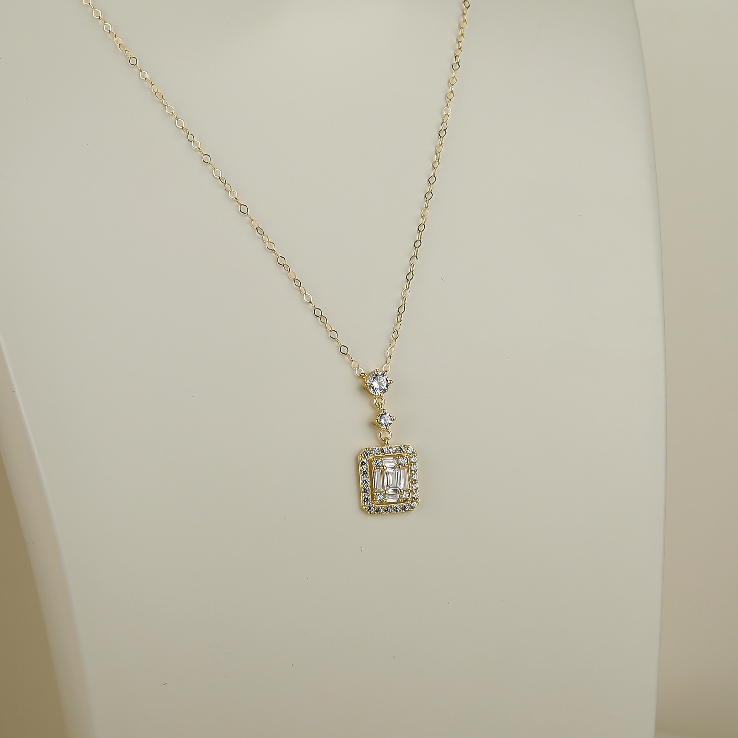 18 karat gold choker, made in Turkey - (H-0806)